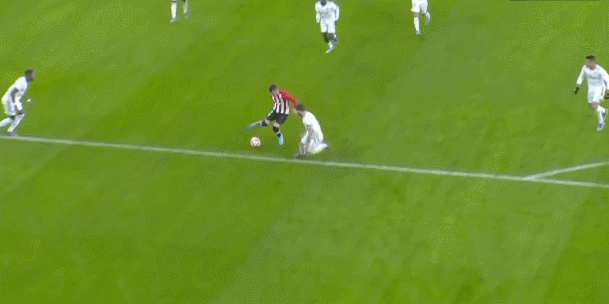 迪乌夫：过去我从没踢过右路，但只要能帮助球队我都愿意去做