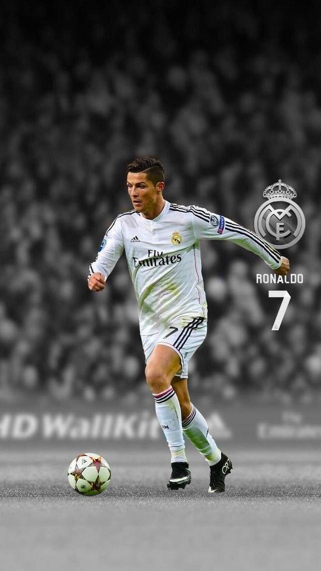 图片报：拜仁正在考察桑托斯19岁的巴西左后卫索萨